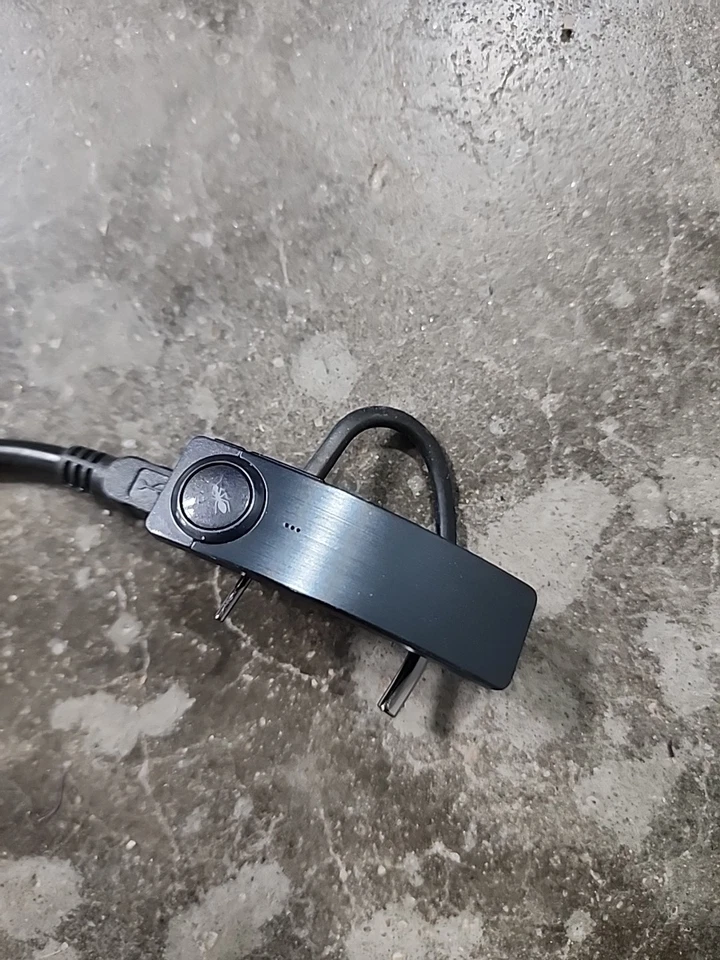 Auriculares Bluetooth controlados por voz Blue Ant Q1 Foto 2 de 4