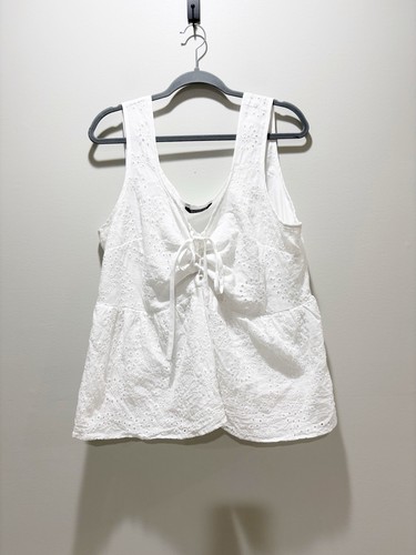 Bloomchic Damen weiß Blumen Ösen ärmellos Schößchen Schnürung Tie Top Gr. 18-20 - Bild 1 von 6