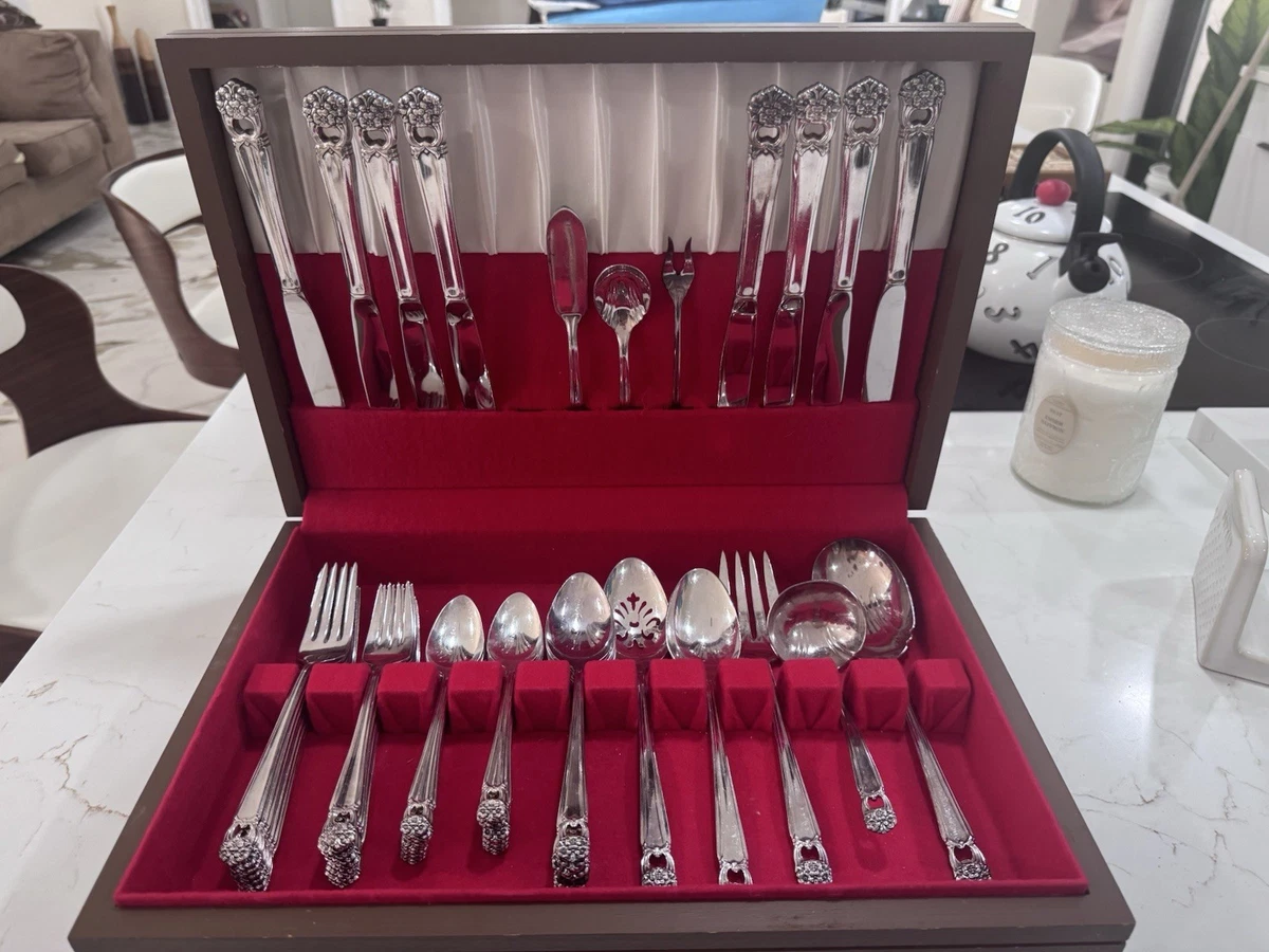 1847 Rogers Bros Eternally Yours Flatware-Set Antique US Silver