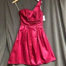 Nwt David’s bridal size 2 watermelon color one shoulder taffeta material