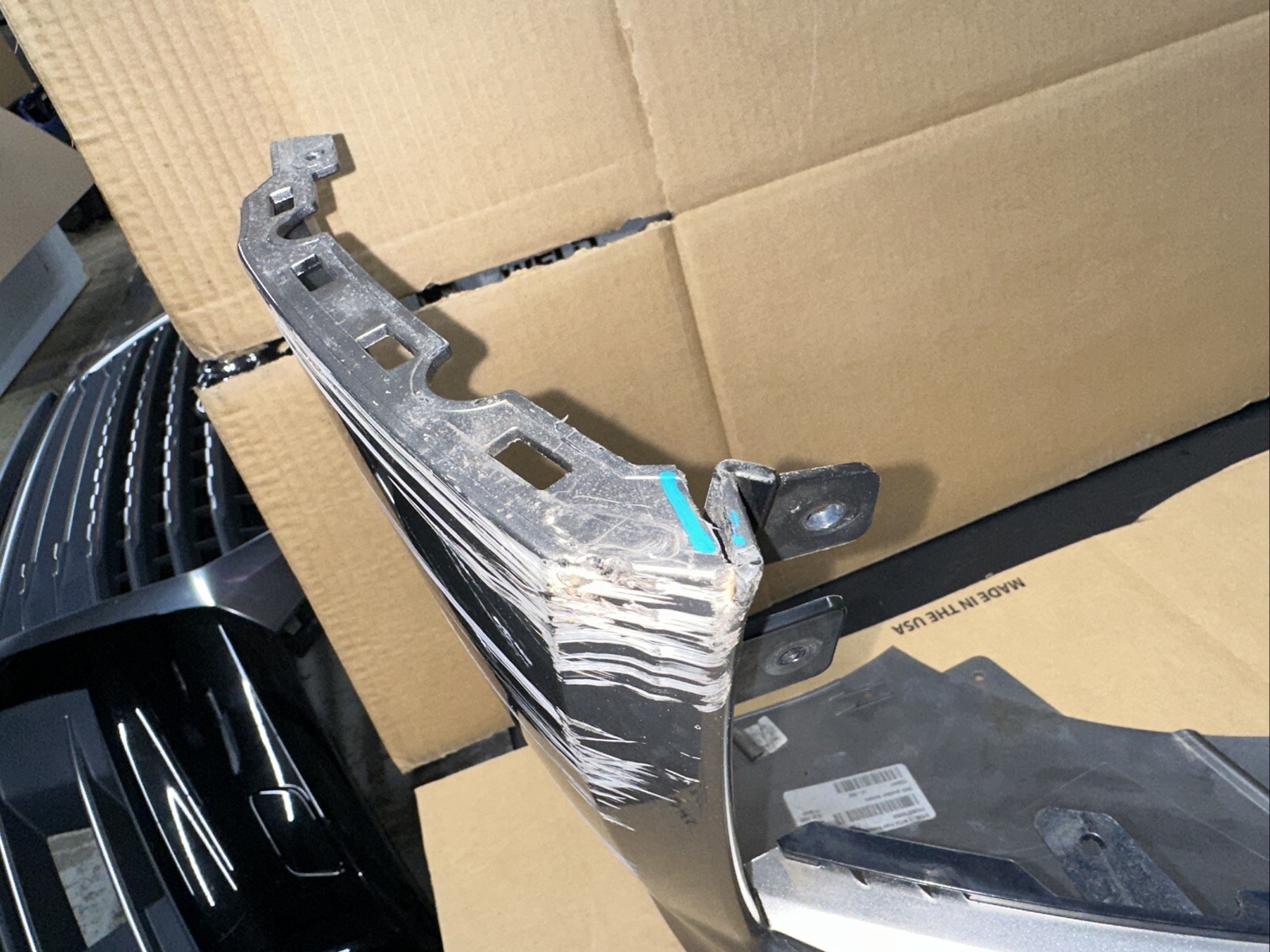BENTLEY BENTAYGA FRONT BUMPER 2021 2022 2023 2024  OEM