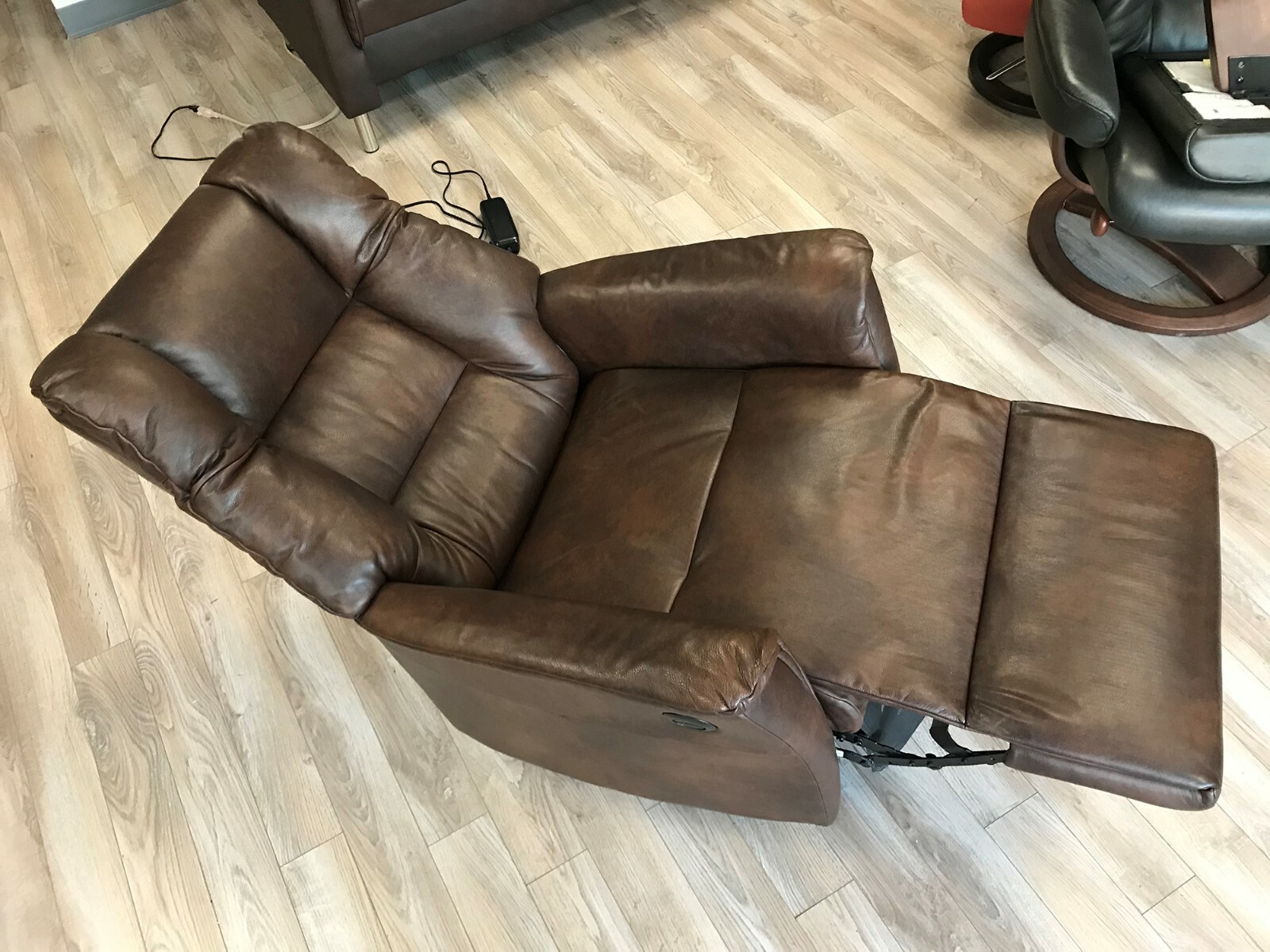 IMG Verona RM395 Large Power Relaxer Recliner Chair S551 Truffle