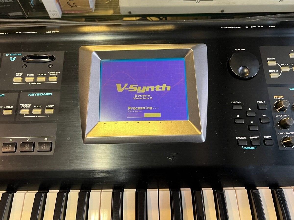 Roland V-Synth Version 2 ,61 key SYNTHESIZER keyboard ARMENS