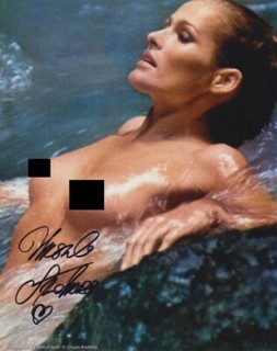 URSULA ANDRESS 007 JAMES BOND AUTHENTIC AUTOGRAPH DR. NO HOLDING SHELL