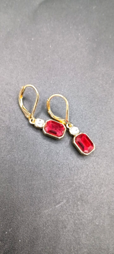 Set orecchini e collana Rivoli Ann Klein cristallo rosso goccia leva tono oro - Foto 8 di 14
