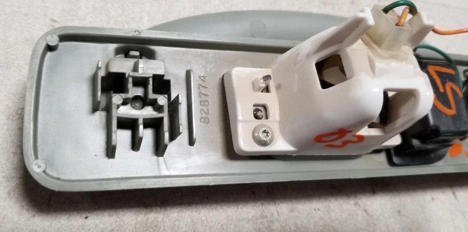 2003 04 05 2006 Lincoln LS LH conductor agarre trasero manija luz gancho para ropa 6M mediano Foto 4 de 4