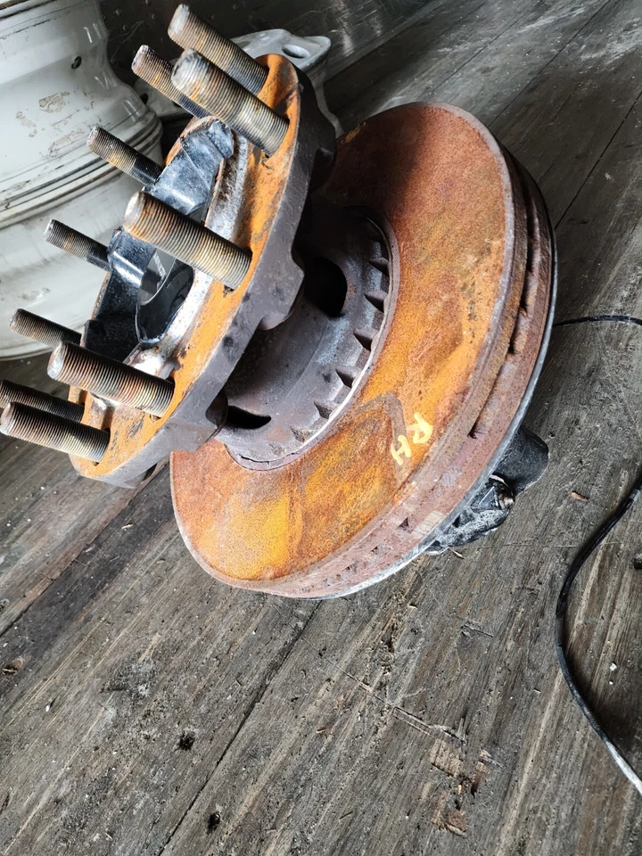 2019 Mack Anthem Front RH Hub Assembly - Image 4 of 4