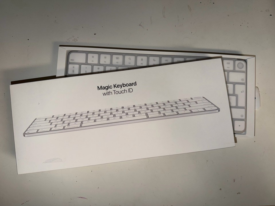Apple Magic Keyboard mit Touch ID USB‑C English QWERTY Weiß MK2K3D/A