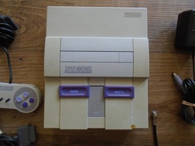 SNES Console SNS-001 w/ street fight game, controllers,cables super nintendo USA