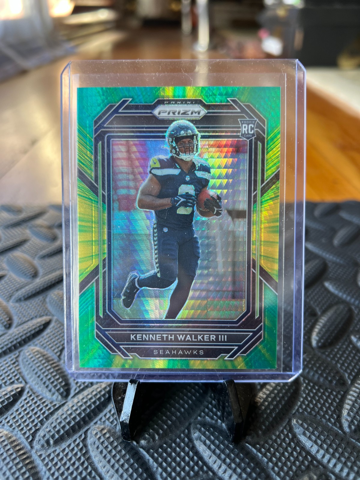 2022 Panini Prizm - Rookie Kenneth Walker III #318 Hyper Prizm /175 (RC)