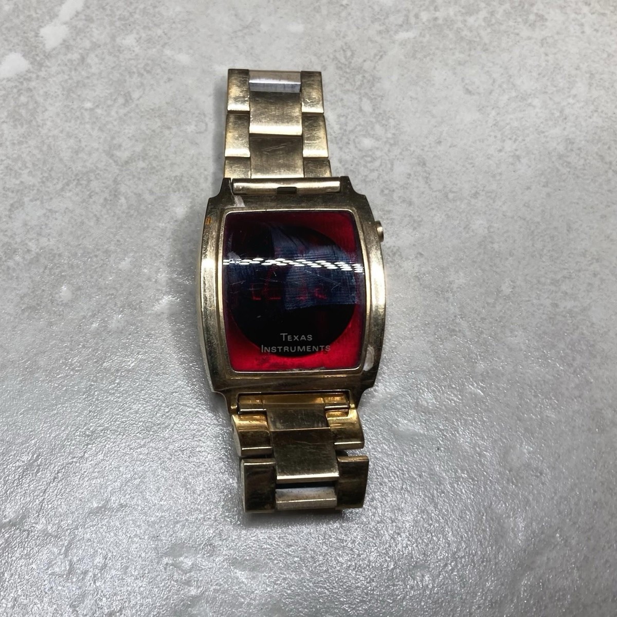 Vintage Gold Tone 1970's TEXAS INSTRUMENTS Red LED Mens Watch