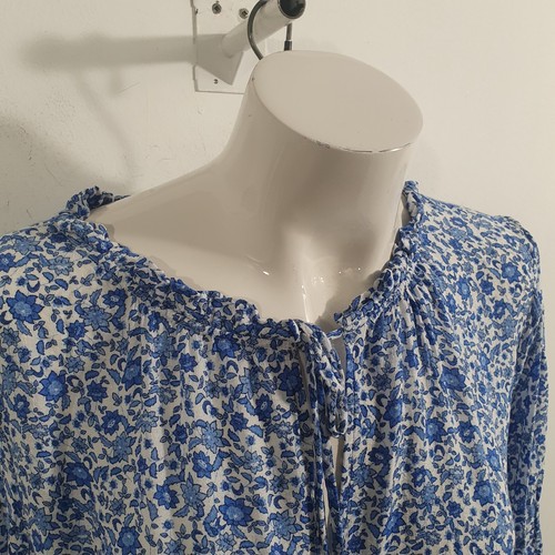 Sportsgirl Blue Floral Smocked Waist Dress Sz 16 - Picture 2 of 8
