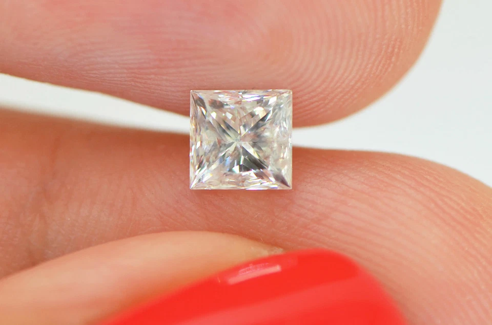 Diamante suelto con forma de princesa certificado blanco F/SI3 natural mejorado 0,90 quilates Foto 4 de 4