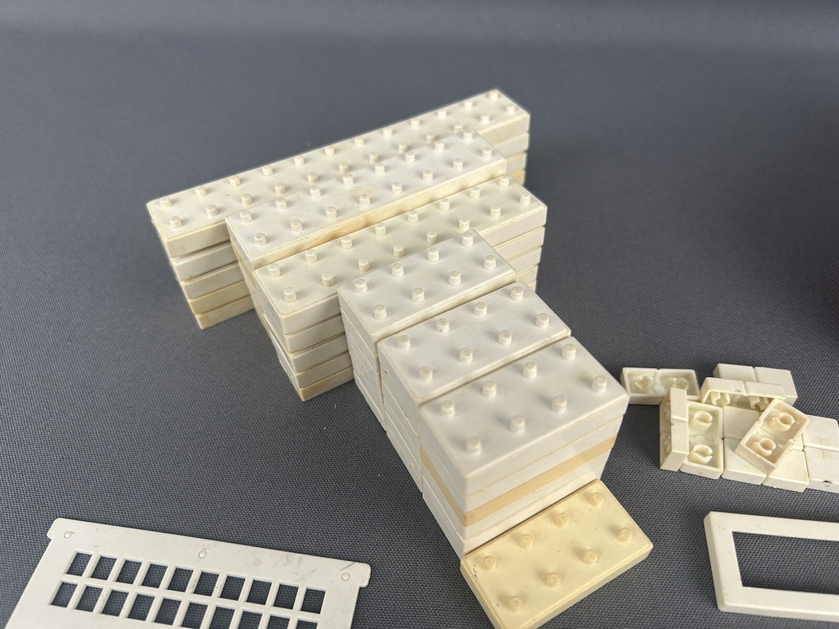 Vintage Halsam Products American Plastic Bricks Construction Set