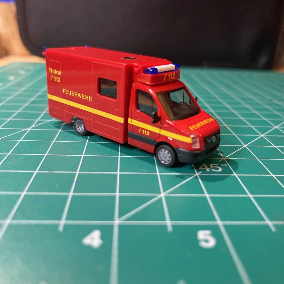 Ambulancia alemana Volkswagen Herpa escala HO 1:87 Foto 3 de 4