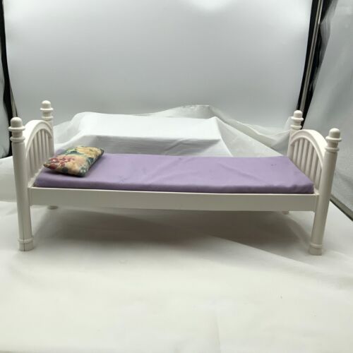 Meubles de lit maison de poupée My Life avec matelas et oreiller violets 20" de long - Photo 1/11