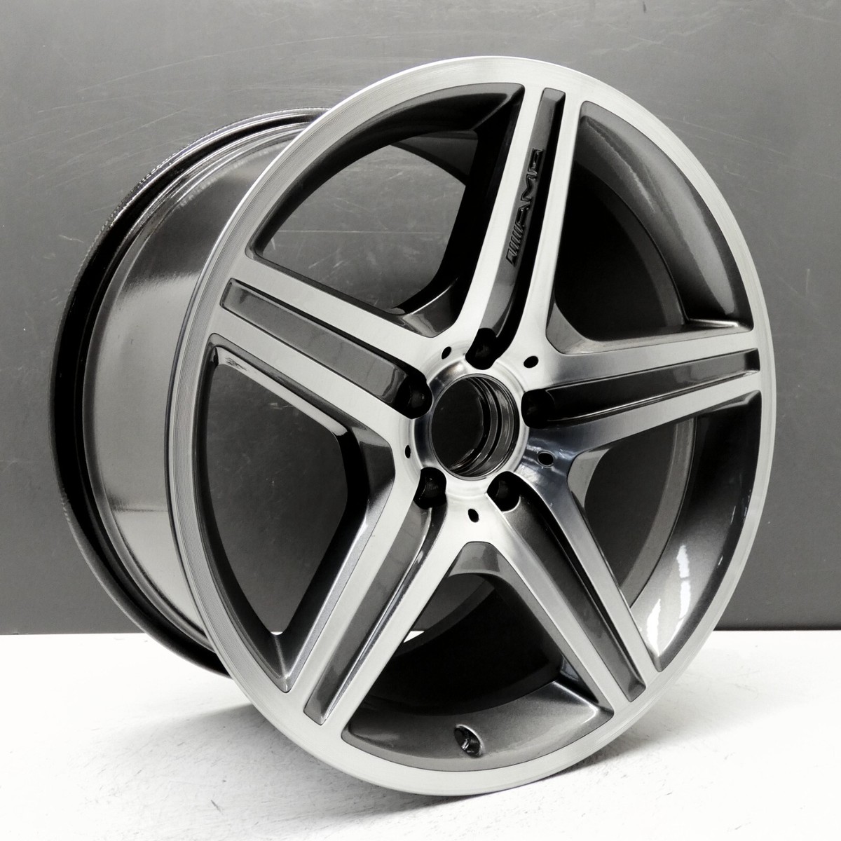 MERCEDES CLS W219 CLS63 AMG 18