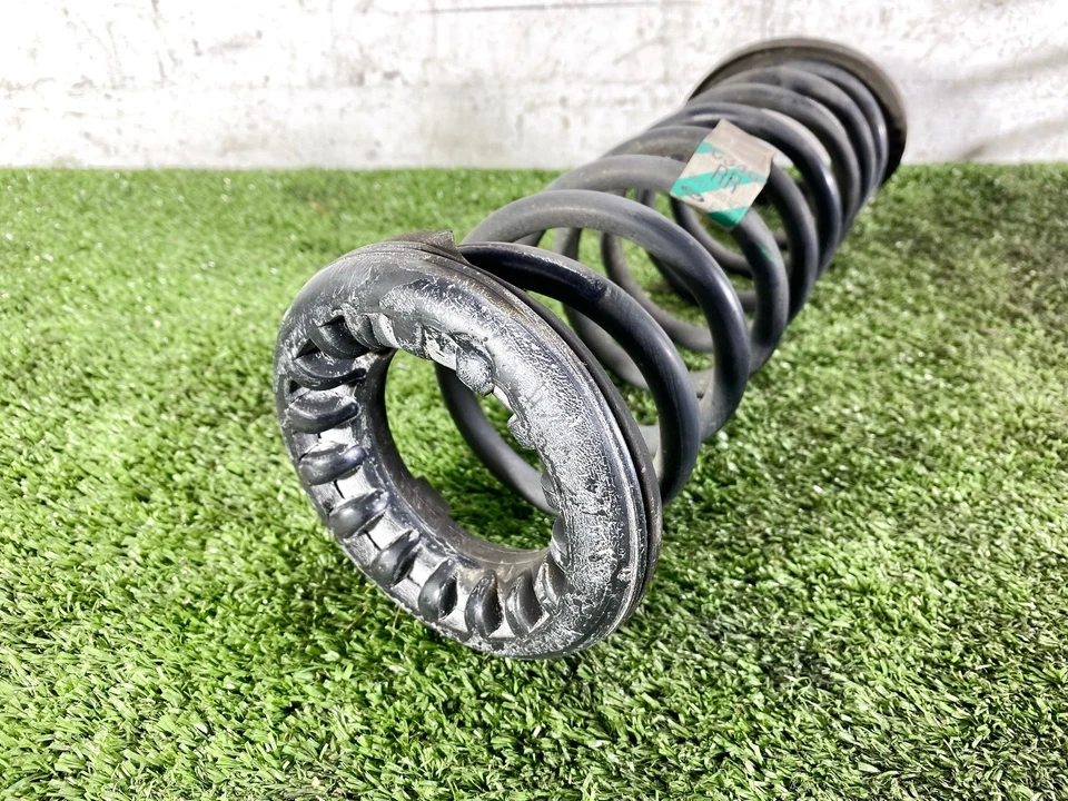 12-18 FORD FOCUS MOLA HELICOIDAL DE SUSPENSÃO TRASEIRA ESQUERDA LH ou direita lateral OEM - Imagem 3 de 3