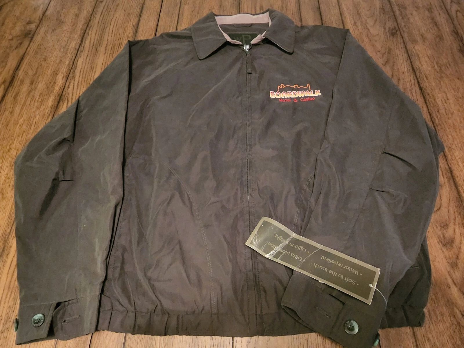 LOUIS VUITTON（LV） BoardWalk Hotel Casino WP Weatherproof Spruce Green Jacket (M) w Tags! Coat LV