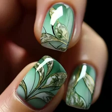 24 Pcs Green Leaf Stripe Press-On Nails - Medium Length Square Fake Nails