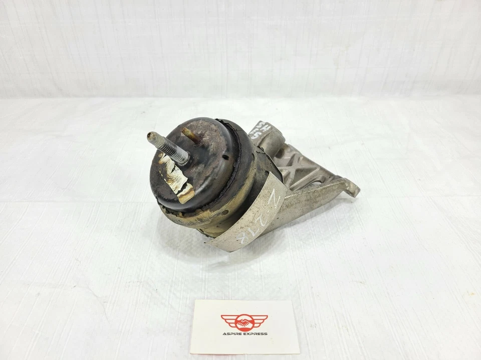 2005-2011 Cadillac STS Engine Motor Mount & Bracket Right Side RWD OEM 25971089 - Image 2 of 4