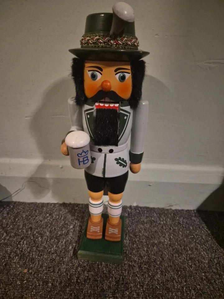 German Erzgebrige Nutcracker Green Vintage West Germany HB Stein 33cm Tall
Opens in a new window or