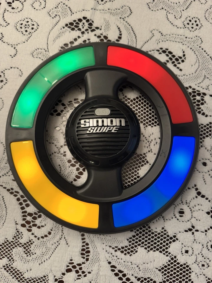 Simon Says Swipe Electronic Handheld Memory Game Toy Hasbro Tested & Works! - Image 3 of 3