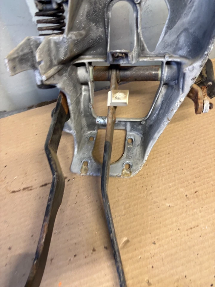 1987 88 89 90 1991 F250 F350 F150 BRONCO EMBRAGUE FRENO TRANSMISIÓN MANUAL PEDAL Foto 3 de 4