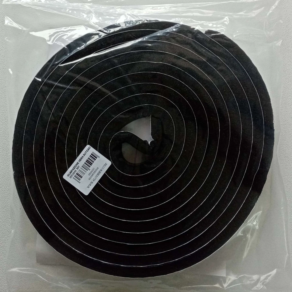 Guarnizione da 10 x 20mm lunghezza 5mt in gomma nera espansa autoadesiva - Immagine 2 di 4