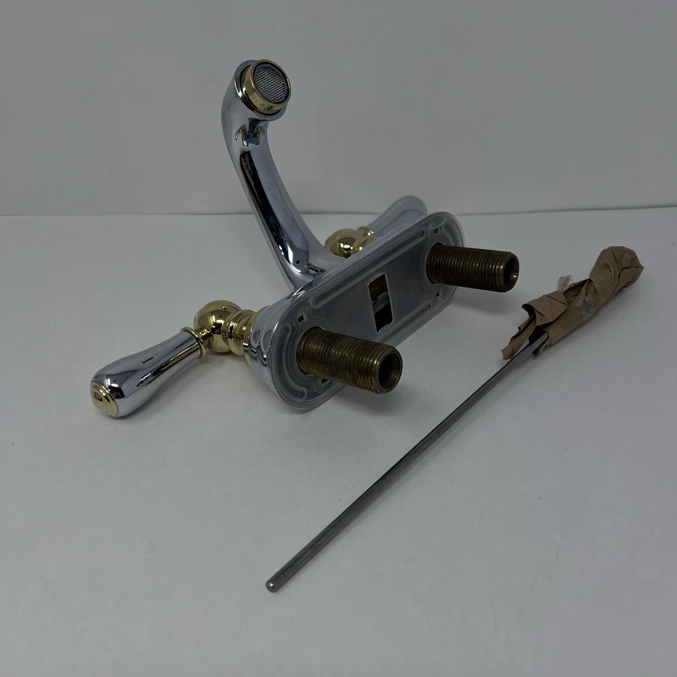 Grifo de lavabo de baño estándar americano con asas de latón | Accesorio cromado vintage Foto 3 de 4