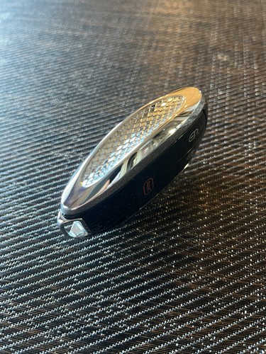 OEM Bentley Bentaya Gold Logo Key - Picture 3 of 5