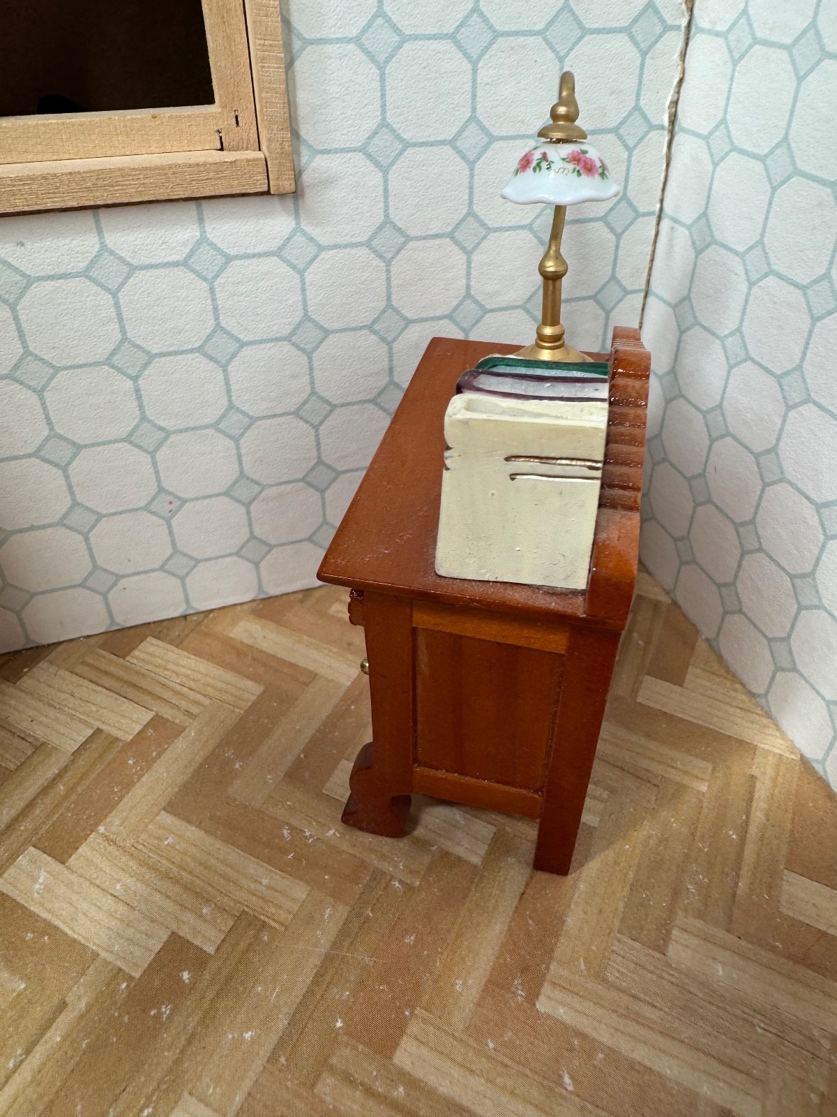 Germany Dollhouse Miniatures Reutter Porcelain Cabinet & Side Table