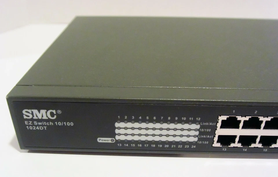 SMC Networks 24-Port EZ Switch 10/100Mbps Model SMC-EZ 1024DT Ethernet Hub Unit  - Image 2 of 4