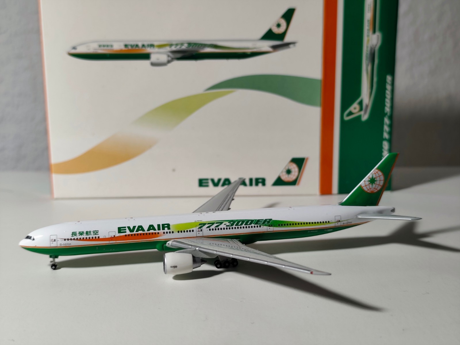 Herpa Wings Eva Air Boeing 777-300ER B-16701 506700 1:500