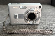 Casio Exilim Silver Digital Camera EX-Z40 3X Optical Zoom AS IS FOR PARTS READ