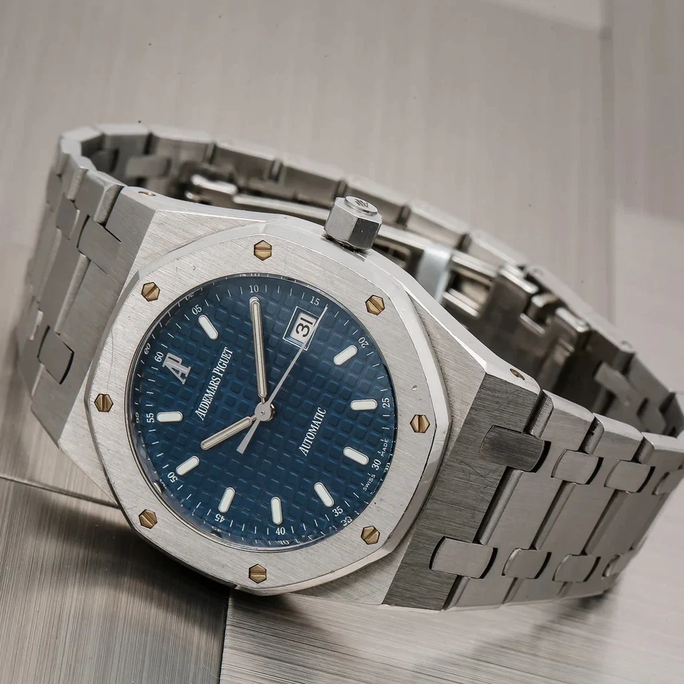 Audemars Piguet Royal Oak 33MM Blue Dial Stainless Steel Quartz 67650ST - Image 3 of 4