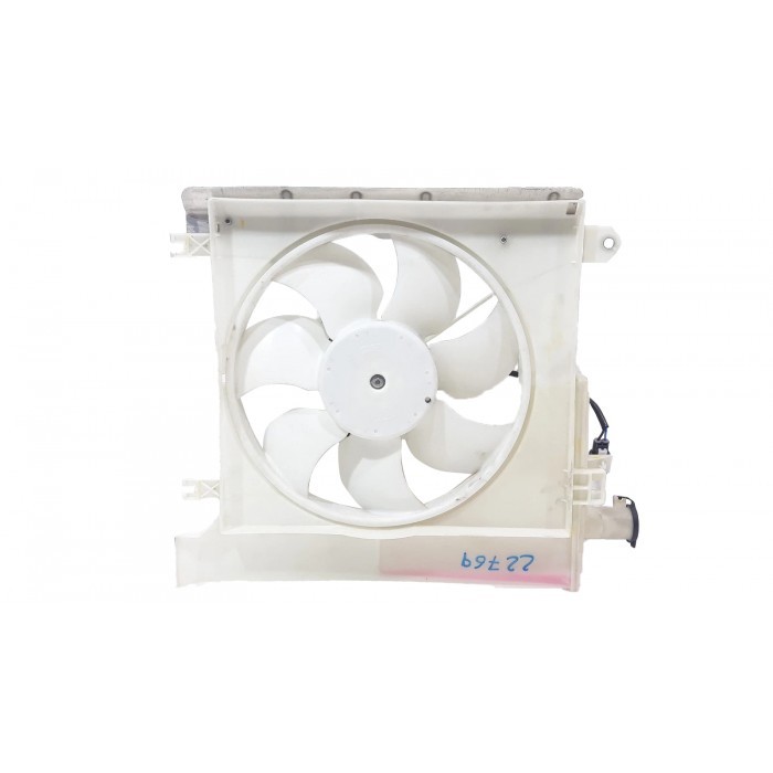 Ventilateur de refroidissement moteur pour remplacer la pièce usée sur Citroën C1 et Peugeot 107