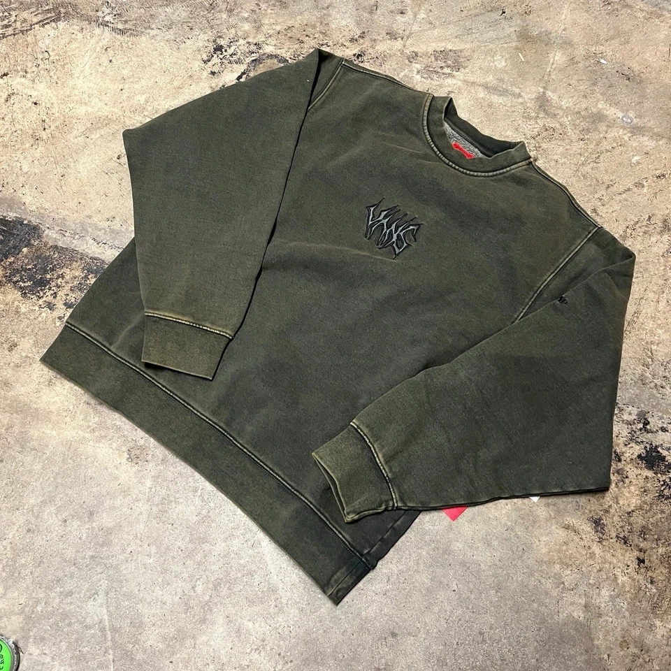 Vans Skate Metal Crewneck Sweatshirt NWT size: Medium Color: Grape Leaf - Image 3 of 4