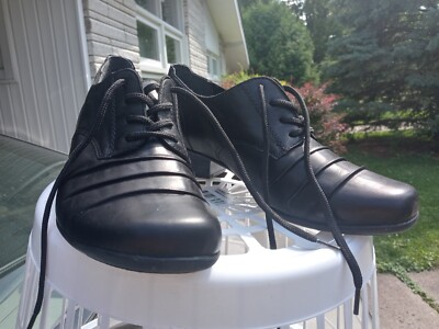 Black Remonte shoes Sz 8 schwarz lace and heel