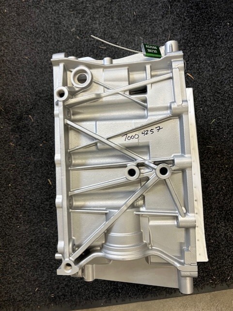 Ferrari FF Intermediate Case for Getrag Box 7004257
