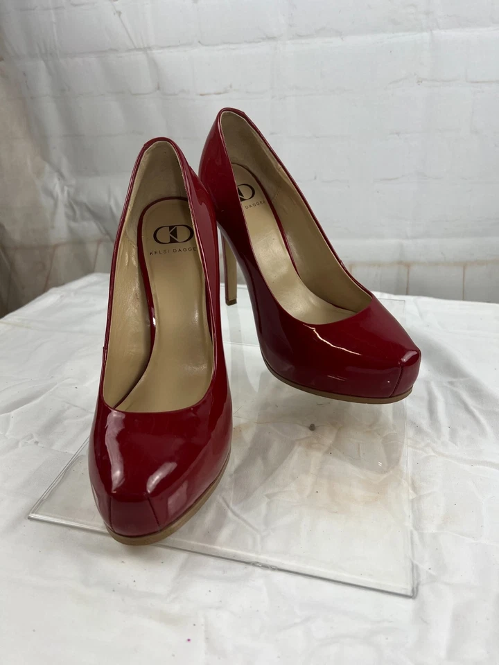 Zapatos de salón Kelsi Dagger para mujer talla 7,5 rojo charol plataforma tacones usados en excelente estado Foto 2 de 4