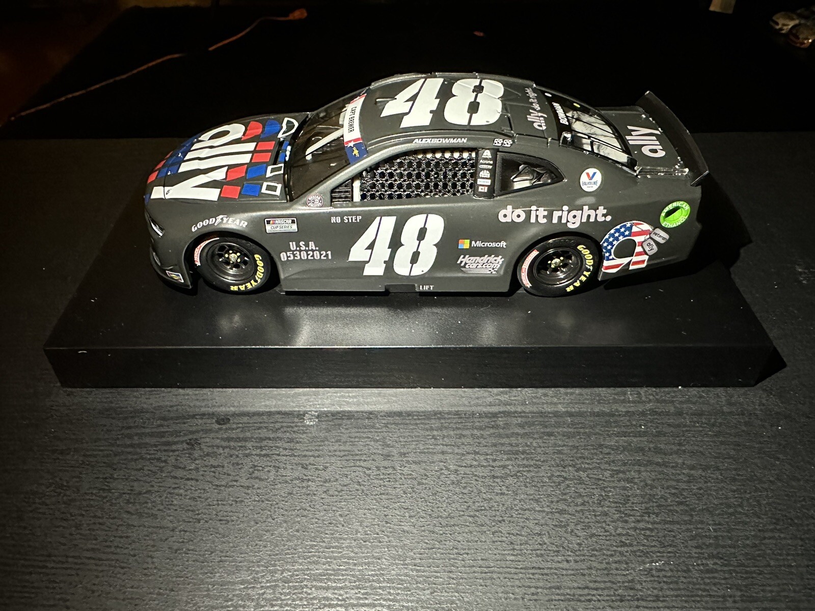 Alex Bowman 1/24 2021 Standard Ally Salutes Standard 1 Of 528