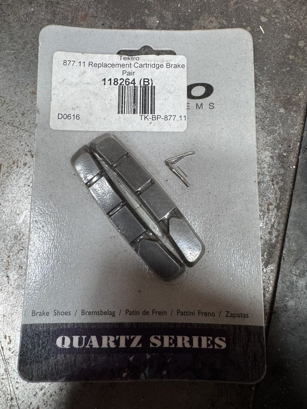 Tektro - 877.11 - V-Brake Cart Brake Pad Inserts - Pair