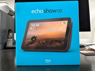 Amazon Echo Show 8 (Smart Display mit Alexa) – Top Zustand!