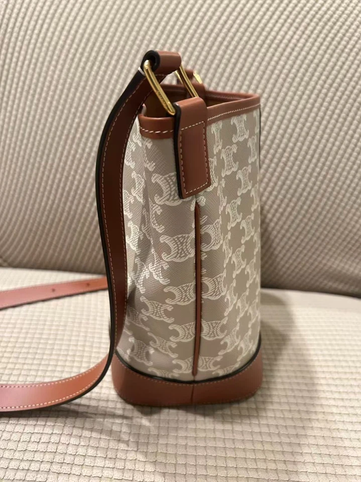 NUEVO Celine Pequeño Cubo Triunfo Lona GREGE Beige y Dorado/Marrón Piel de becerro Foto 4 de 4