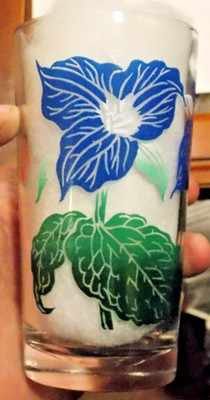 Vintage Boscul Peanut Butter Glass 5'' Tumbler - Wake Robin or Trillium