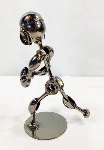 Fußballspieler Metall Muttern Schrauben recycelte Kunst Skulptur Figur - Bild 3 von 5