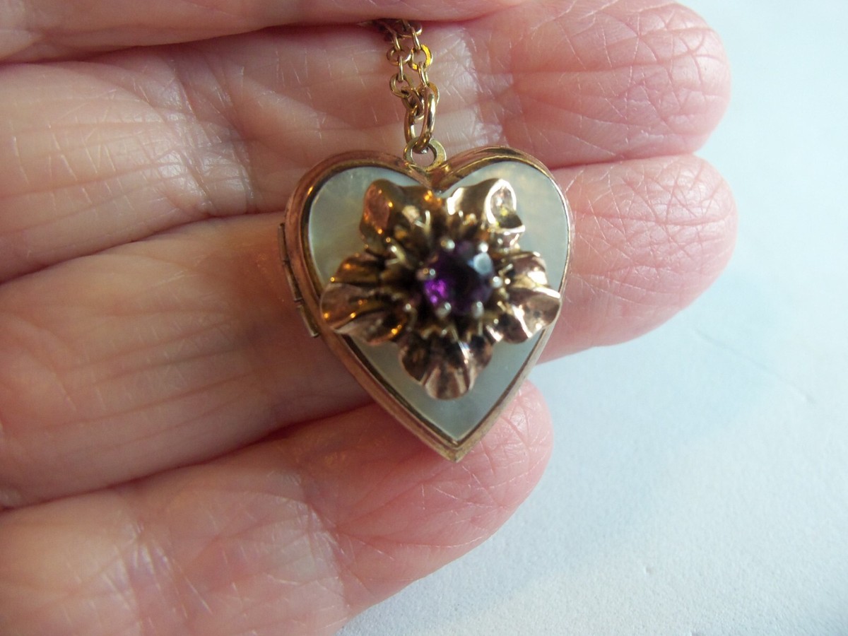 Vintage 14 K gold filled Avon signed small heart Necklace 18
