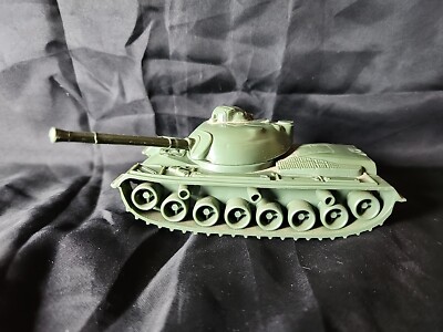 Vintage 1960's GREEN PLASTIC TANK     2cntr-1