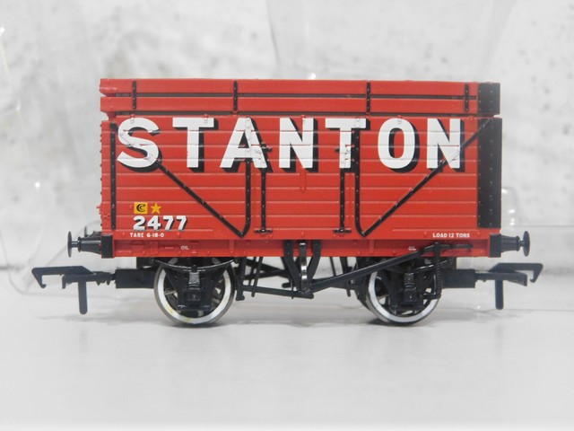 00 gauge wagons